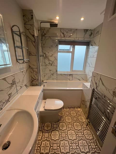 Bathroom fit-outs by Florriet Ltd, Aylesbury area, photo 3